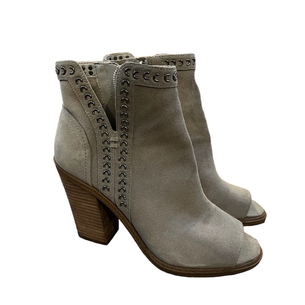 Vince Camuto Open toe chunky heel size 6